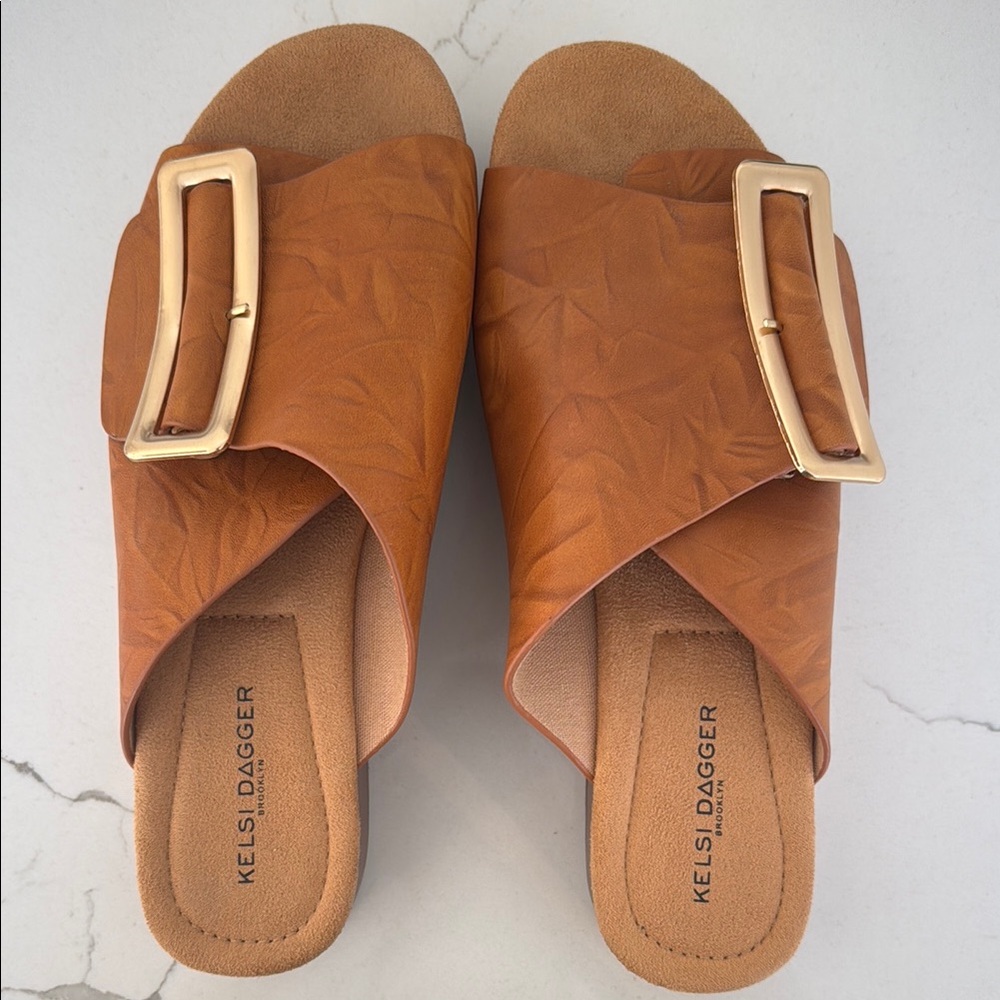 Kelsi Dagger Brooklyn Dover
Platform Sandals - Size 9.5 - Like New - Honey Color